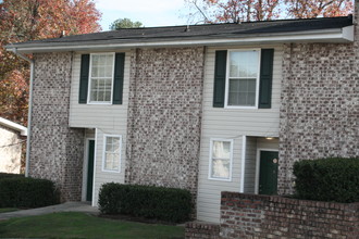 Colonial Square in Atlanta, GA - Foto de edificio - Building Photo