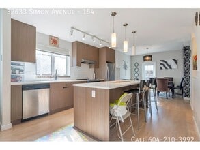 32633 Simon Ave in Abbotsford, BC - Building Photo - Building Photo