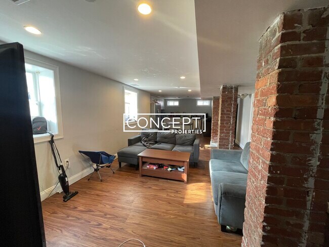 996 Tremont St in Boston, MA - Building Photo - Building Photo