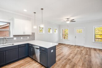 703 Grant St in Durham, NC - Building Photo - Building Photo