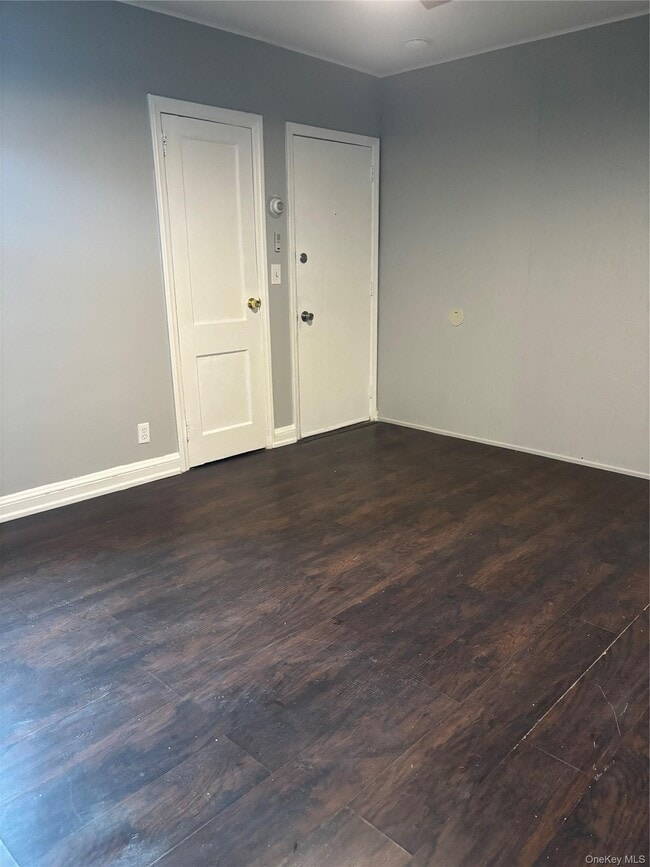 145 New Hyde Park Rd in Franklin Square, NY - Building Photo - Building Photo