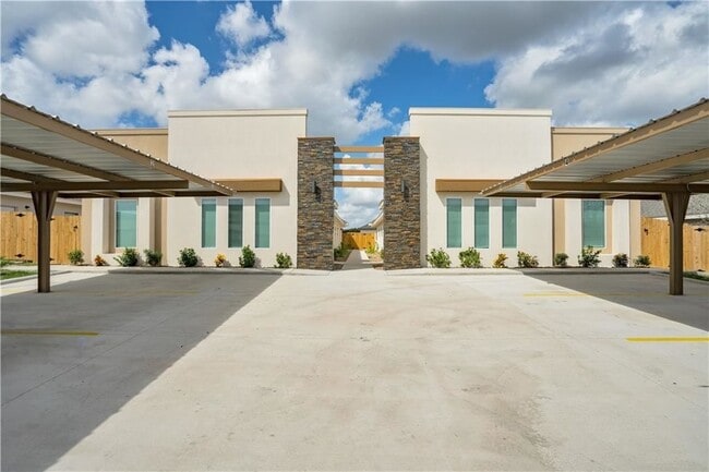 623 Cathedral Hill, Unit 1 in Edinburg, TX - Foto de edificio - Building Photo