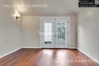 11539 Corliss Ave N in Seattle, WA - Building Photo - Building Photo