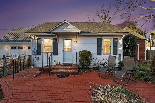 property at 1302 Sophia St