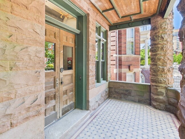 7 E Franklin St in Richmond, VA - Foto de edificio - Building Photo
