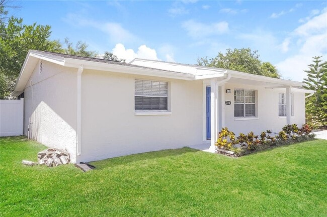 7224 Parrot Dr in Port Richey, FL - Building Photo - Building Photo