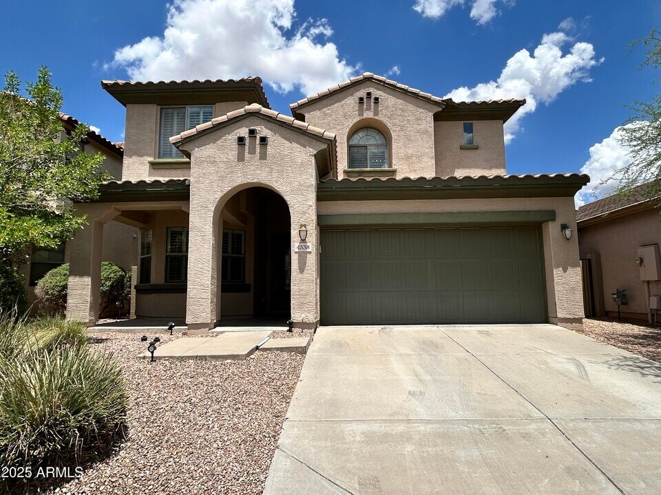 4338 W Heyerdahl Dr in Phoenix, AZ - Building Photo