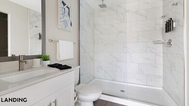 2220 W First St, Unit 358 in Ft. Myers, FL - Building Photo - Building Photo