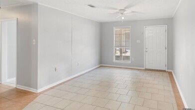 12240 Jackson Rd, Unit 13C in St. Francisville, LA - Foto de edificio - Building Photo