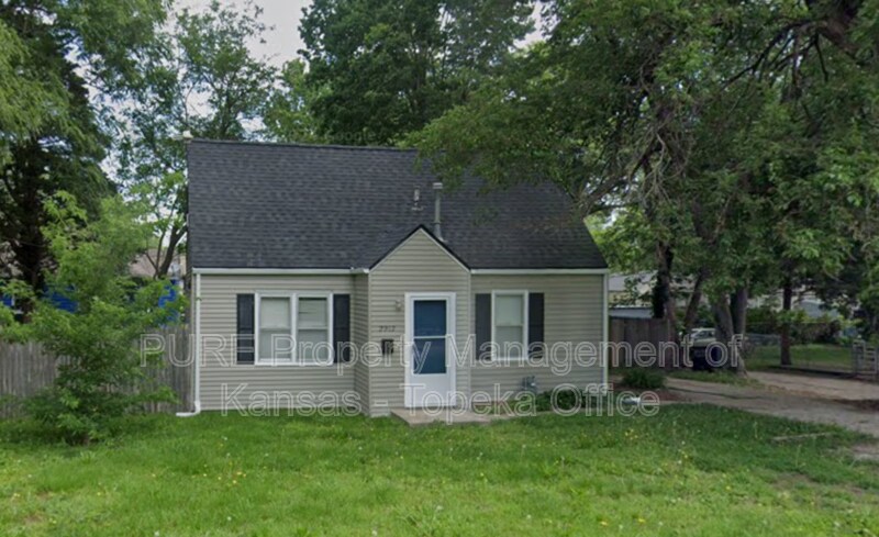 2912 SW 17th St in Topeka, KS - Building Photo