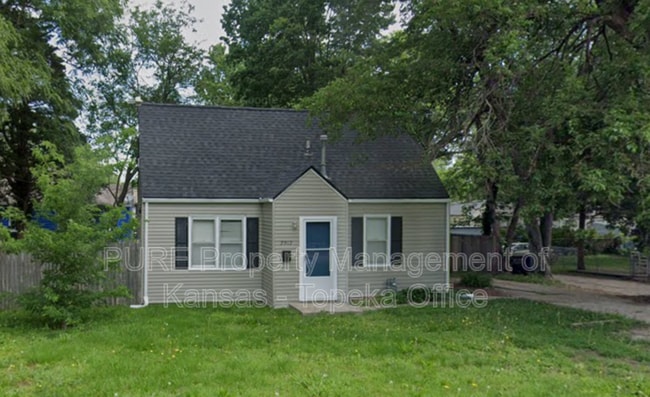 property at 2912 SW 17th St