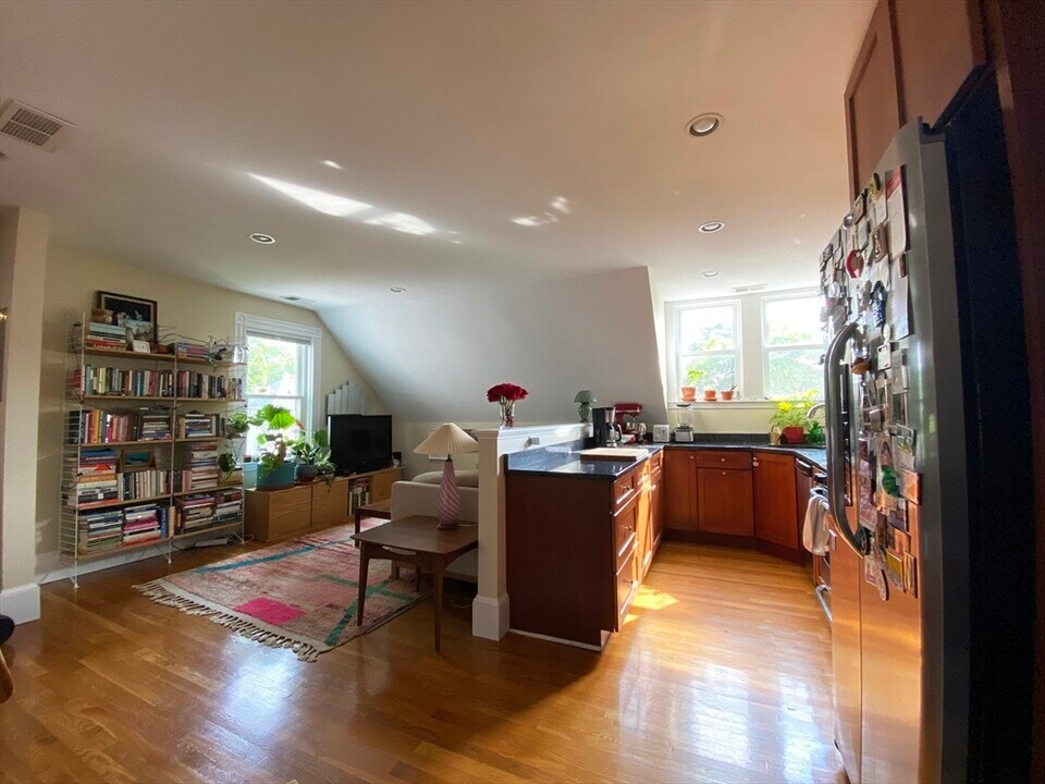 67 Walter St, Unit 3 in Boston, MA - Building Photo