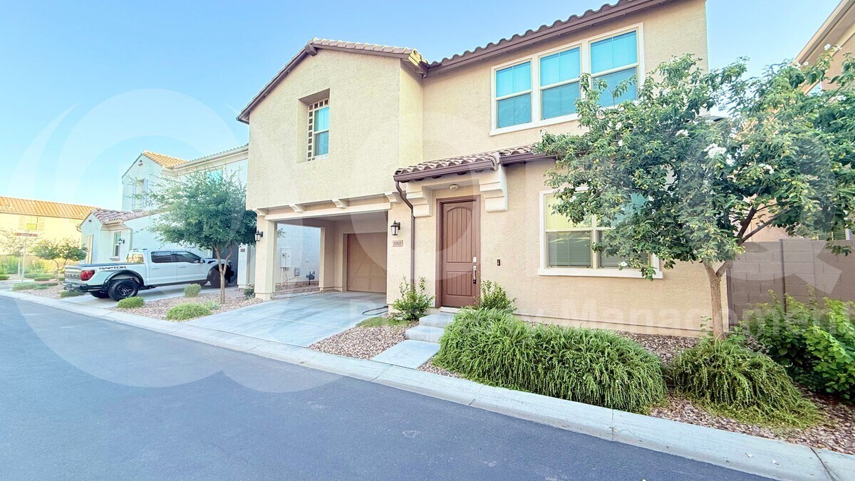 1068 E Sabino Dr in Chandler, AZ - Building Photo