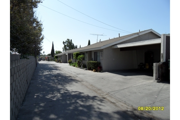 121 N Susan St in Santa Ana, CA - Building Photo - Building Photo