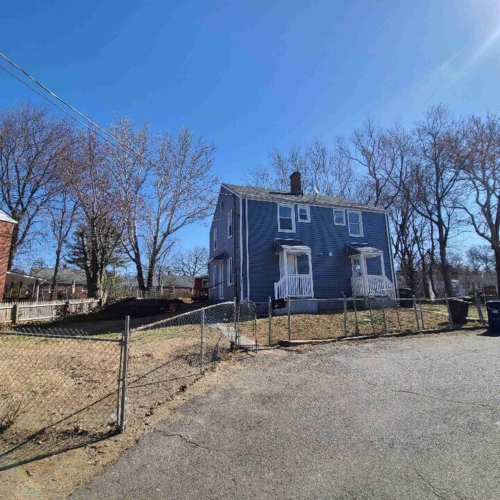 105 Priscilla Cir in Bridgeport, CT - Building Photo