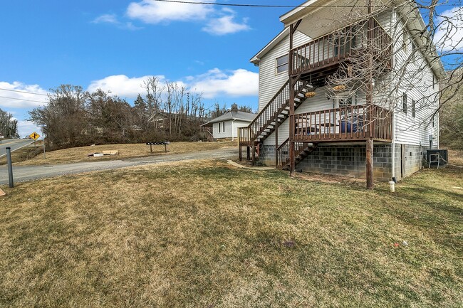 1 Cobble Dr in Asheville, NC - Building Photo - Building Photo