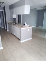 10110 Forum Park Dr in Houston, TX - Building Photo