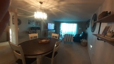 201 Hoffman Ave, Unit 25 in Cranston, RI - Building Photo - Building Photo