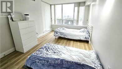 91 Townsgate Dr in Toronto, ON - Building Photo - Building Photo