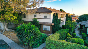 917 Centinela Ave in Inglewood, CA - Foto de edificio - Building Photo