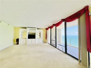 8750 S Ocean Dr in Jensen Beach, FL - Building Photo - Building Photo