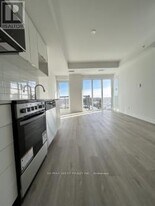 4569 Kingston Rd in Toronto, ON - Building Photo
