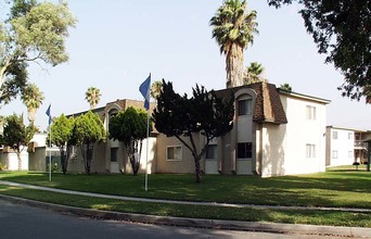 Cambria Park North & South Apartments in Loma Linda, CA - Building Photo - Building Photo