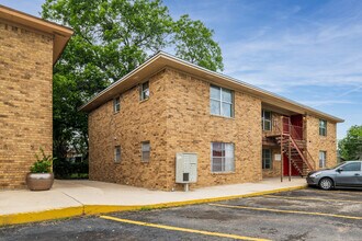 103 W Dunn Ave in Killeen, TX - Foto de edificio - Building Photo