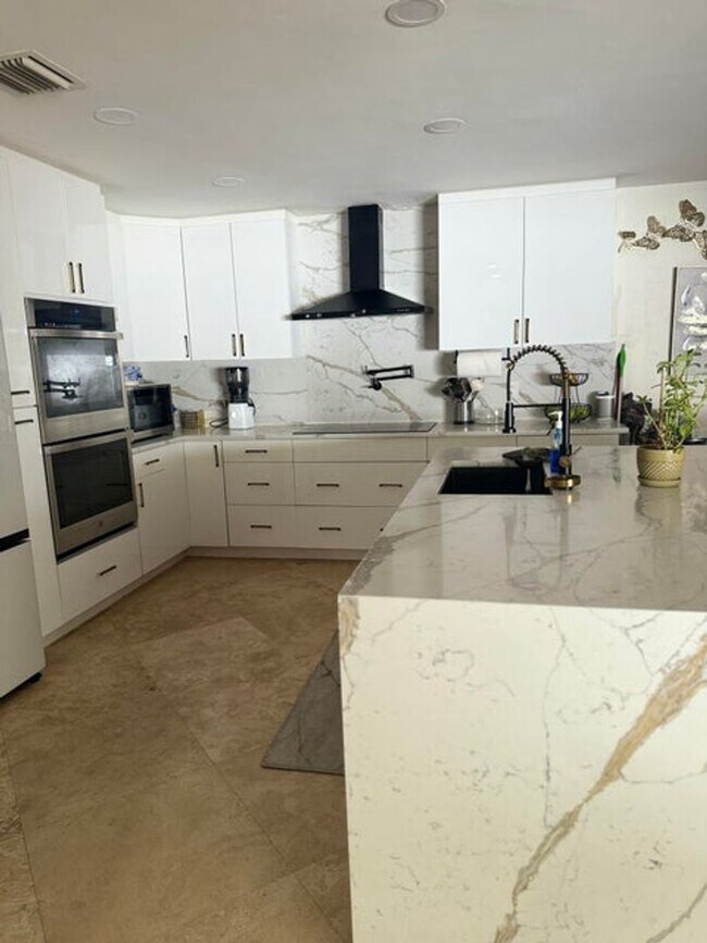 6000 Adriatic Way in Greenacres, FL - Building Photo - Building Photo