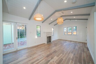 511 Micheltorena St in Los Angeles, CA - Building Photo - Building Photo