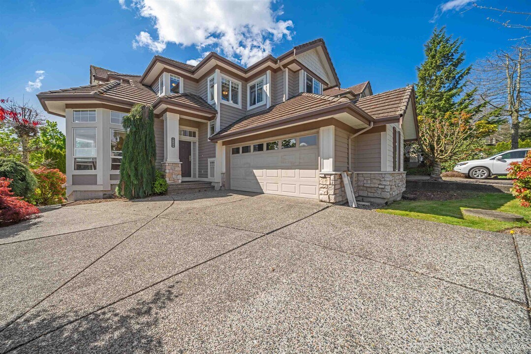 15638 33 Av in Surrey, BC - Building Photo