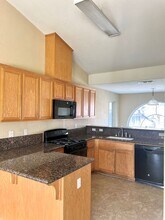 633 Langley Ct in Los Banos, CA - Building Photo - Building Photo