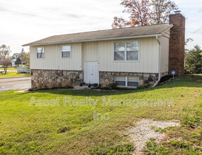 9061 Shallowford Rd in Knoxville, TN - Building Photo - Building Photo