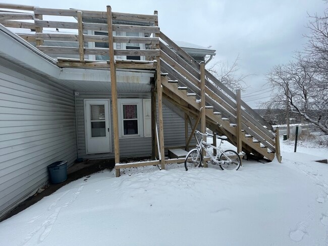 1305 Merrill Ave, Unit 4 in Wausau, WI - Building Photo - Building Photo