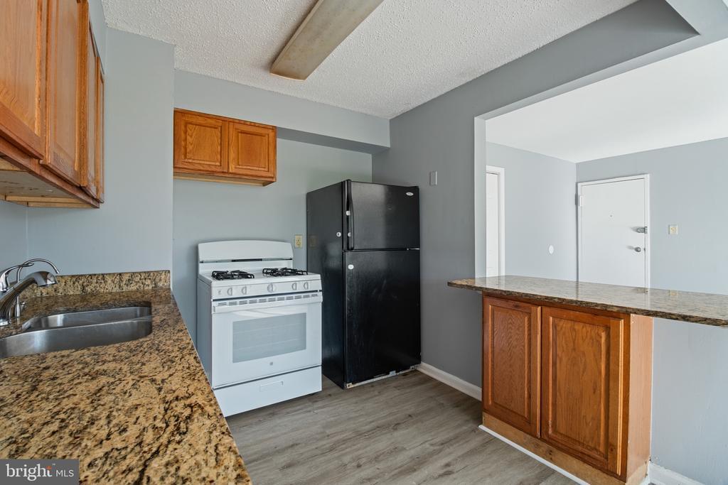 1822 Metzerott Rd in Adelphi, MD - Building Photo