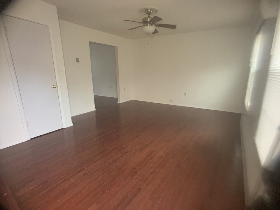 158 Juniper Dr in Valley Green, PA - Building Photo