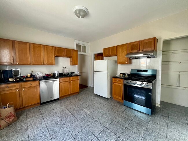 190 Highland St, Unit 2 in Boston, MA - Building Photo - Building Photo