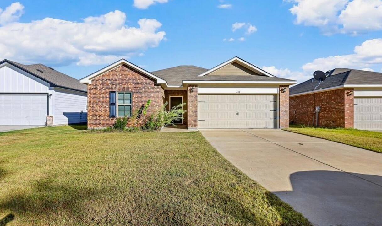 612 N Wofford St in Athens, TX - Building Photo