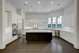 7505 Awty School Ln in Houston, TX - Building Photo - Building Photo