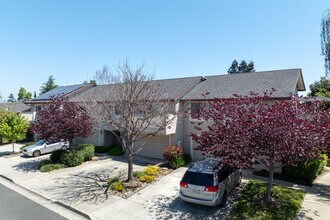 Merrivale Views in San Jose, CA - Building Photo - Building Photo