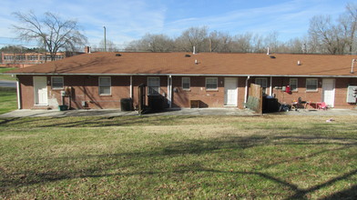 Memorial Park Drive Apartments in Thomasville, NC - Building Photo - Building Photo