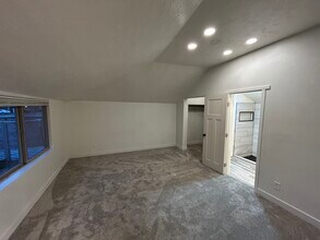 520 Walnut St in Independence, OR - Building Photo - Building Photo