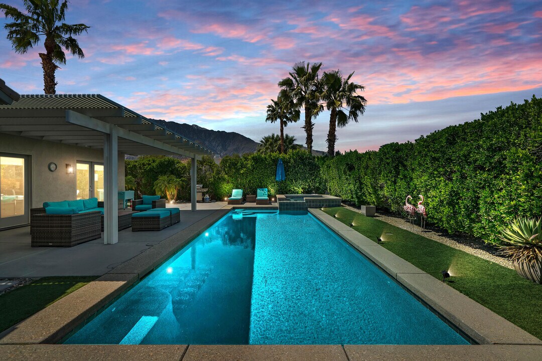 1502 Amelia Way in Palm Springs, CA - Building Photo