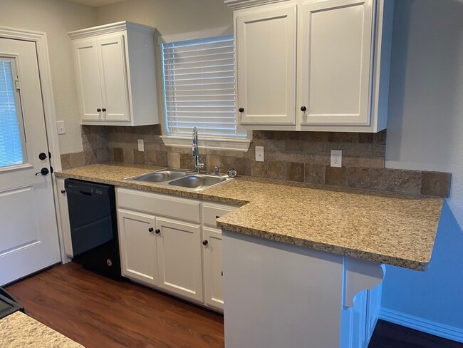 3415 Fincastle Cir, Unit #B-55 and older housing in Fort Smith, AR - Foto de edificio - Building Photo