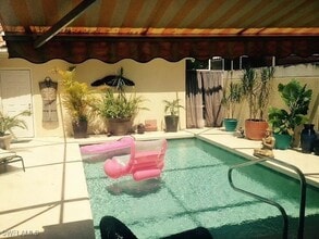6250 Towncenter Cir in Naples, FL - Building Photo - Building Photo