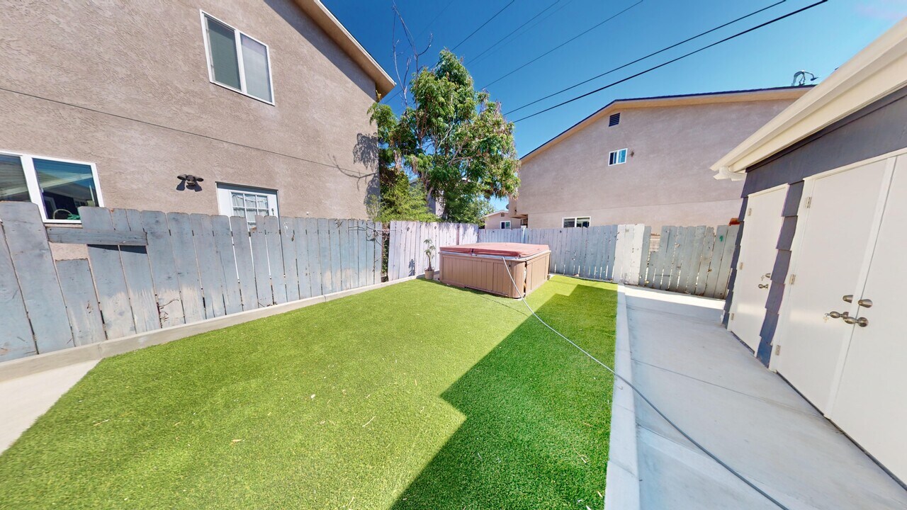 6145 Mary Ln Dr in San Diego, CA - Building Photo