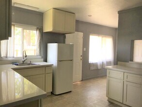 1420 Lake Blvd-Unit -1420 in Redding, CA - Building Photo - Building Photo