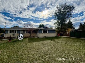 16232 W 13th Ave in Golden, CO - Building Photo