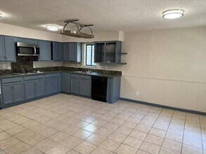 8901 Newport Ln in Austin, TX - Building Photo - Building Photo