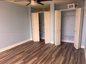 1660 NE 191st St in Miami, FL - Building Photo - Building Photo